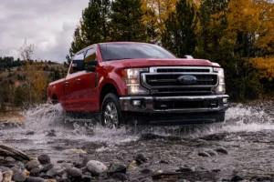 2020_ford_f-250-super-duty_crew-cab-pickup_king-ranch_life1_oem_3_1280x855