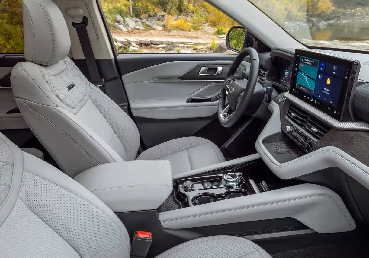 2025_ford_explorer_4dr-suv_platinum_detail_oem_1_1280x855